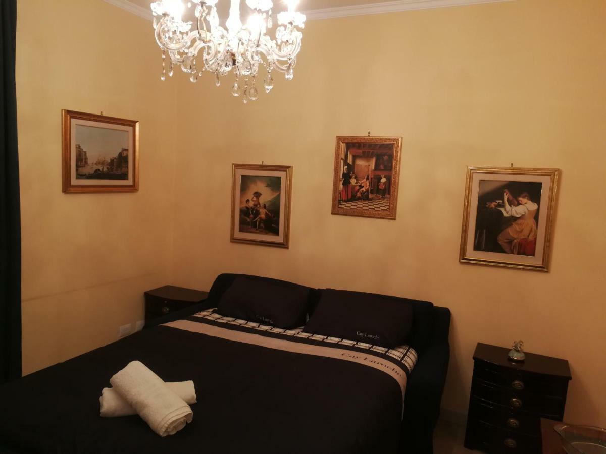 Attico Luxury Etnea Hotel Catania Bagian luar foto